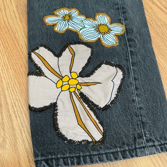 🍄SOLD🍄 Vintage Levi’s black jeans with floral patchwork size 36x32 - Picture 10 of 10